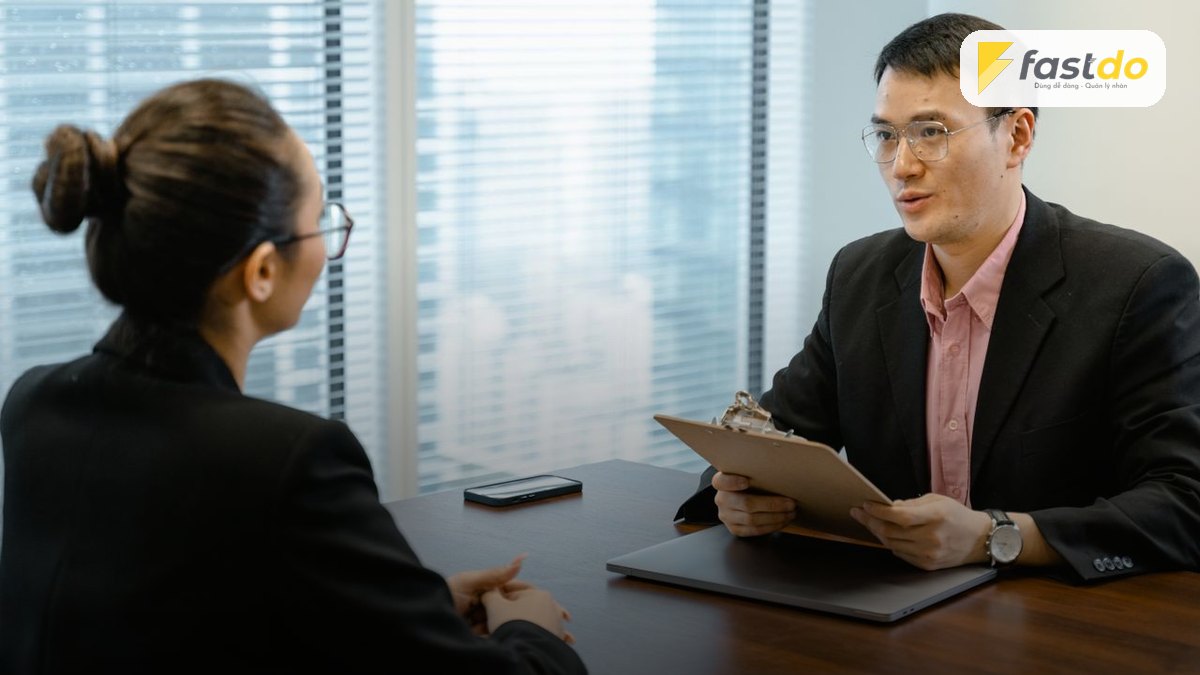 Câu hỏi phỏng vấn nhân viên bán hàng, phục vụ (kèm cách chấm điểm)